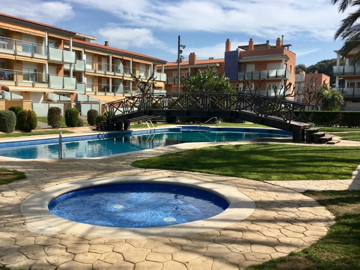 Apartamento Port Marino Камбрильс Экстерьер фото